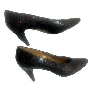 Vintage Brown Faux Crocodile Pumps Embossed Leather Heels Naturalizer Size 7.5